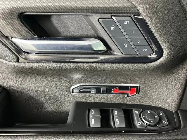 2024 GMC Sierra 1500 4WD Crew Cab Short Box AT4