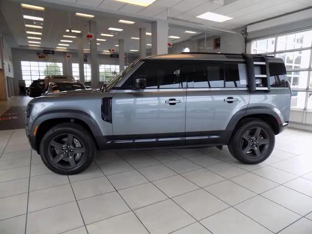 2022 Land Rover Defender 110 X-Dynamic SE