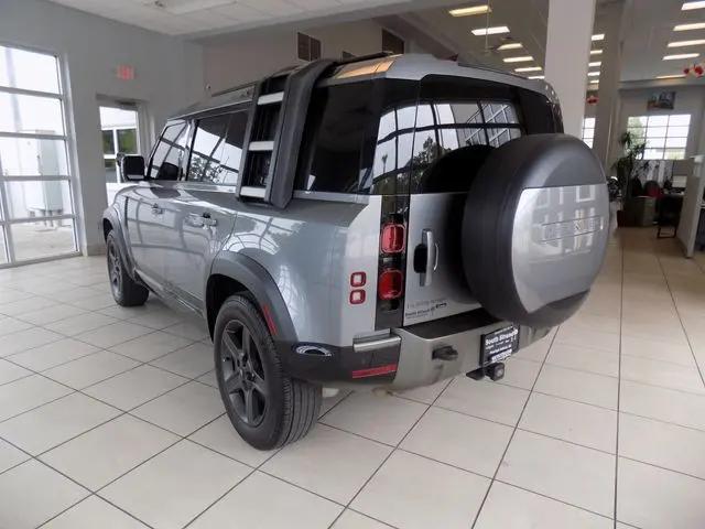 2022 Land Rover Defender 110 X-Dynamic SE