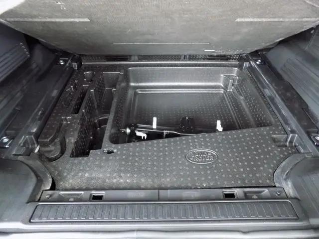 2022 Land Rover Defender 110 X-Dynamic SE