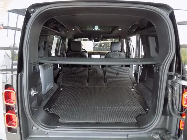 2022 Land Rover Defender 110 X-Dynamic SE