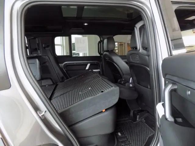 2022 Land Rover Defender 110 X-Dynamic SE