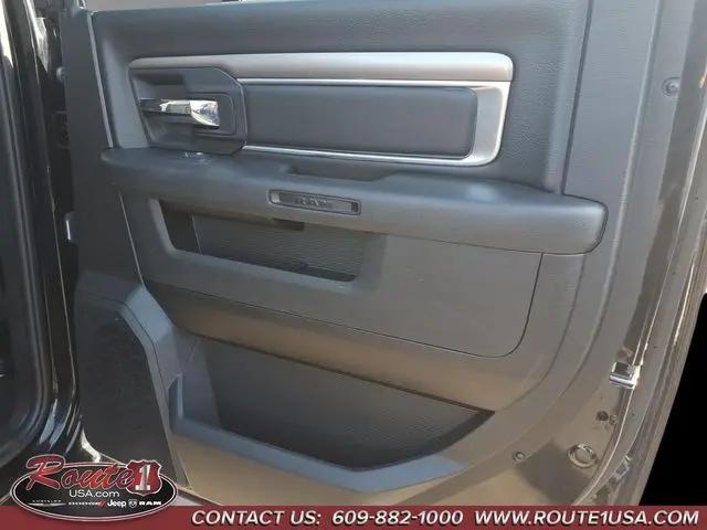 2024 Ram 1500 Classic Warlock Crew Cab 4x4 5'7" Box