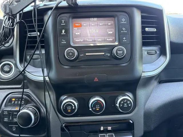 2020 Ram 1500 Big Horn Crew Cab 4x4 5'7" Box
