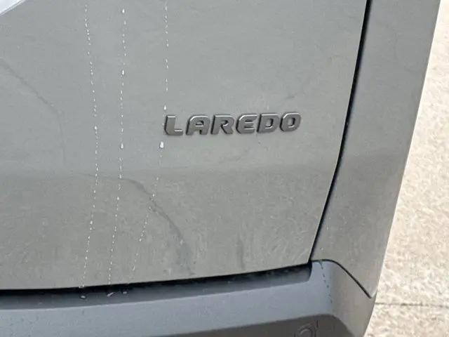2026 Jeep Cherokee Laredo 4x4