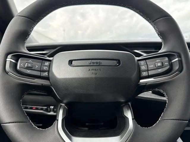 2026 Jeep Cherokee Laredo 4x4