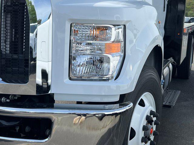 2027 Ford F-750 Base