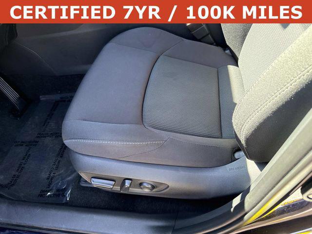 2024 Toyota Venza LE - Photo 15