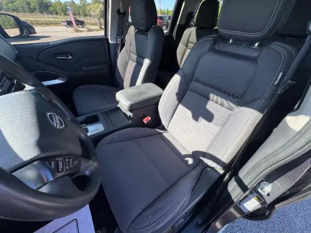 2023 Nissan Frontier Crew Cab SV 4x2