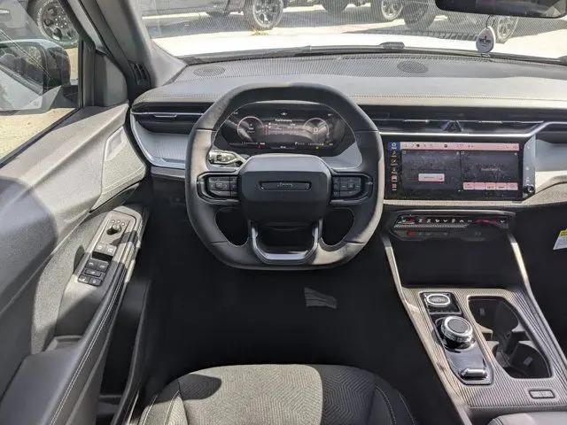 2026 Jeep Cherokee Laredo 4x4