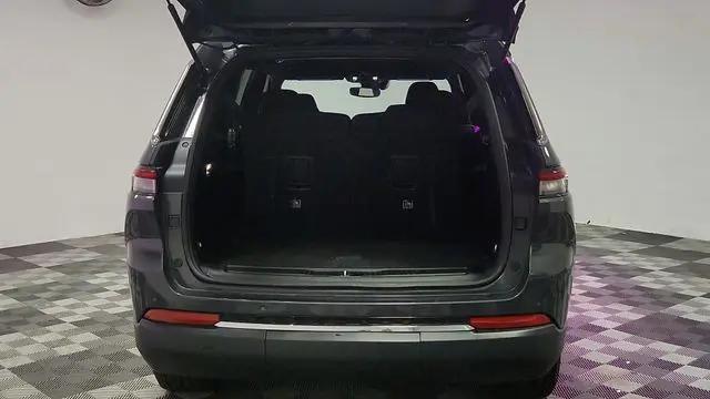 2024 Jeep Grand Cherokee L Laredo 4x4