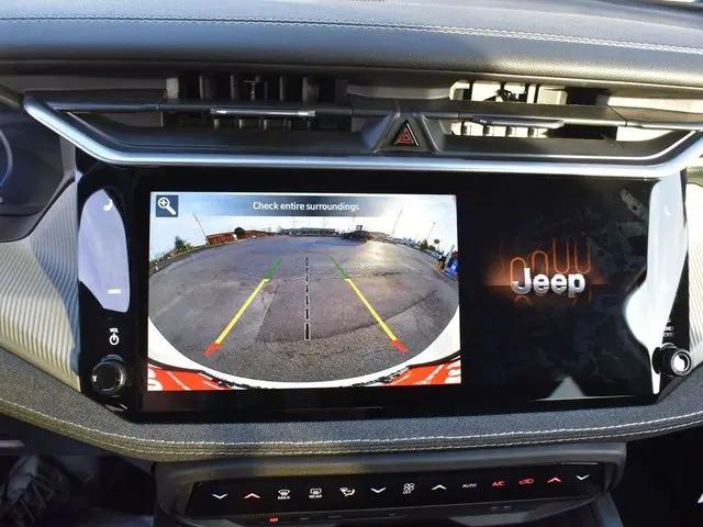 2026 Jeep Cherokee Laredo 4x4