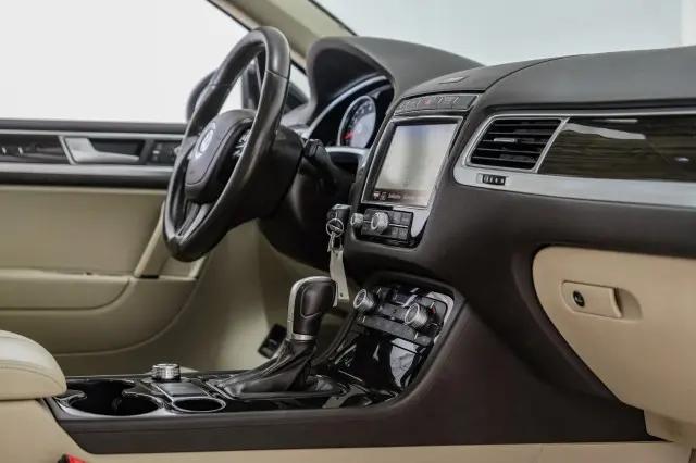 2017 Volkswagen Touareg V6 Executive