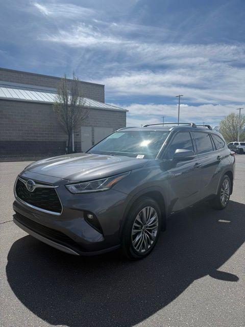 2021 Toyota Highlander Hybrid Platinum
