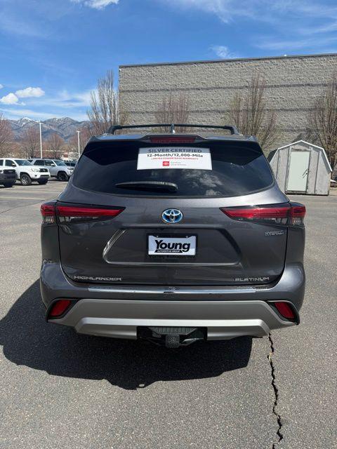 2021 Toyota Highlander Hybrid Platinum