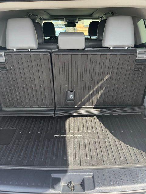 2021 Toyota Highlander Hybrid Platinum