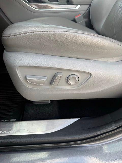 2021 Toyota Highlander Hybrid Platinum