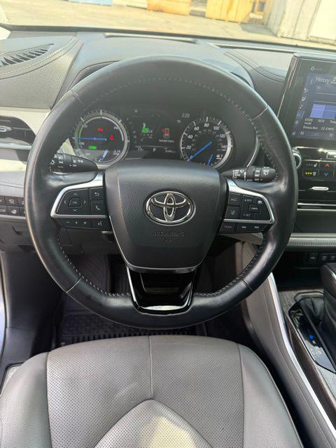 2021 Toyota Highlander Hybrid Platinum