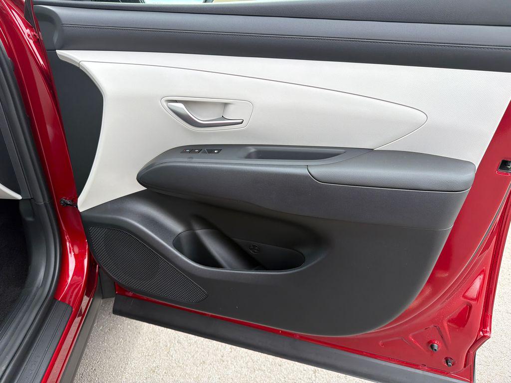 New 2026 Ultimate Red HYUNDAI SE FWD image 15