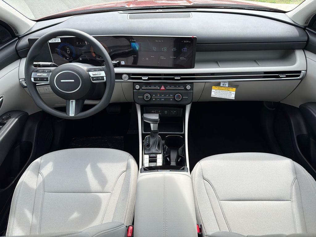 New 2026 Ultimate Red HYUNDAI SE FWD image 24