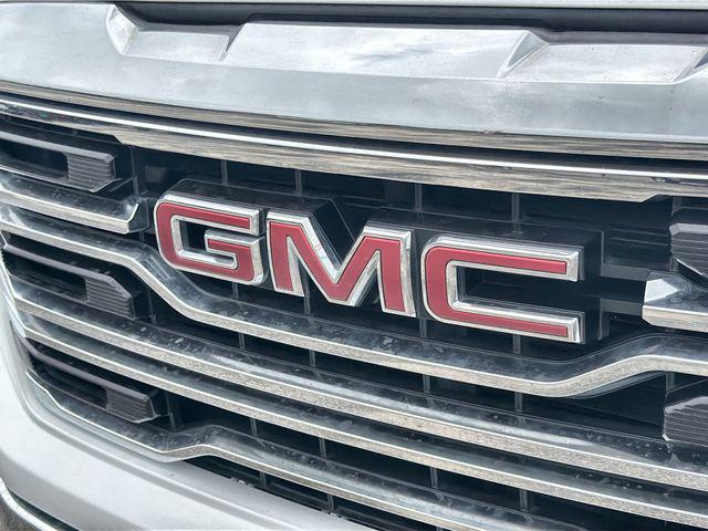 2024 GMC Sierra 1500 SLT - Photo 30