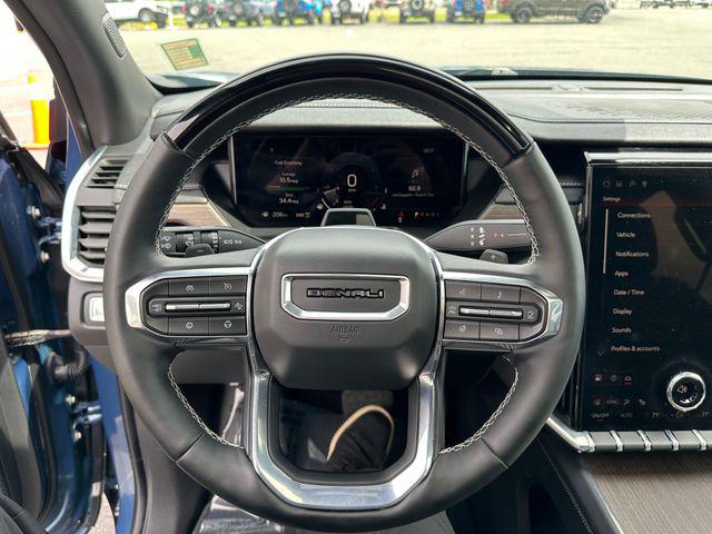 2025 GMC Acadia Denali AWD
