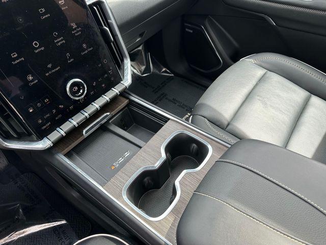 2025 GMC Acadia Denali AWD