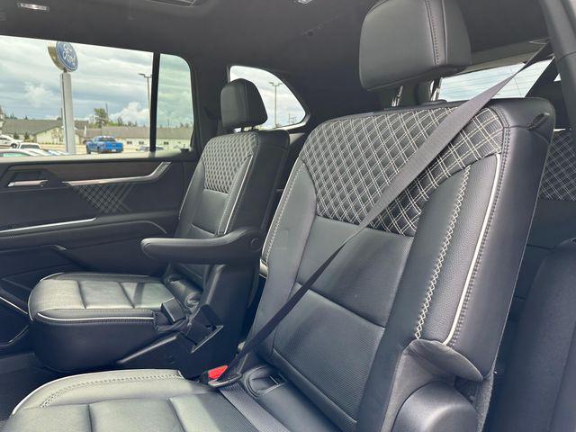 2025 GMC Acadia Denali AWD