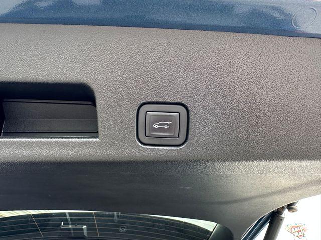 2025 GMC Acadia Denali AWD