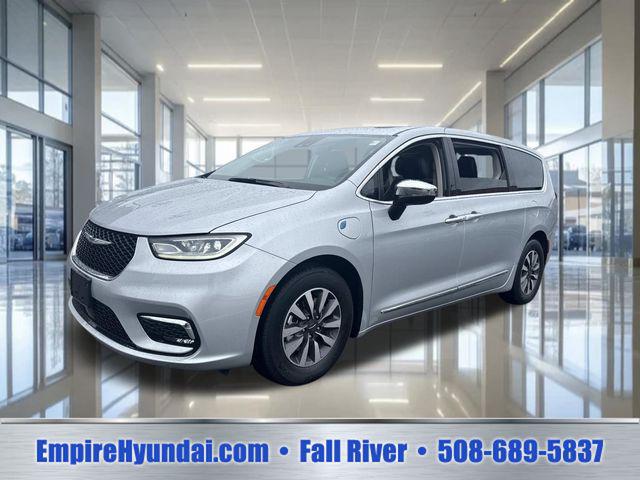 2023 Chrysler Pacifica Hybrid Limited for sale in Fall River, MA