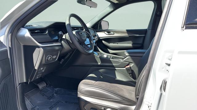 2026 Jeep Grand Cherokee L Altitude 4x4