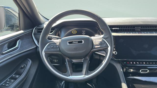 2026 Jeep Grand Cherokee L Altitude 4x4