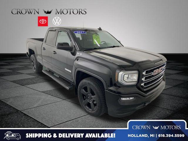 2017 GMC Sierra 4WD Double Cab Standard Box's photo