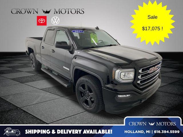 2017 GMC Sierra 4WD Double Cab Standard Box's photo