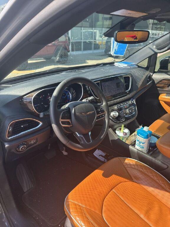 2023 Chrysler Pacifica Hybrid Pinnacle