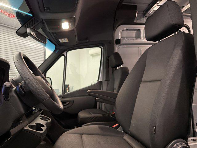 2025 Mercedes-Benz Sprinter 2500 Standard Roof 4-Cyl Diesel