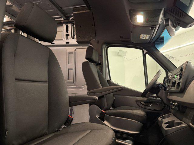 2025 Mercedes-Benz Sprinter 2500 Standard Roof 4-Cyl Diesel