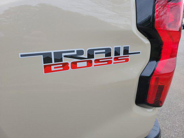 2023 Chevrolet Colorado 4WD Crew Cab Short Box Trail Boss