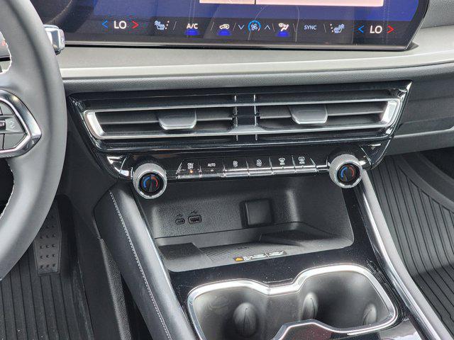 2026 Chevrolet Traverse AWD LT