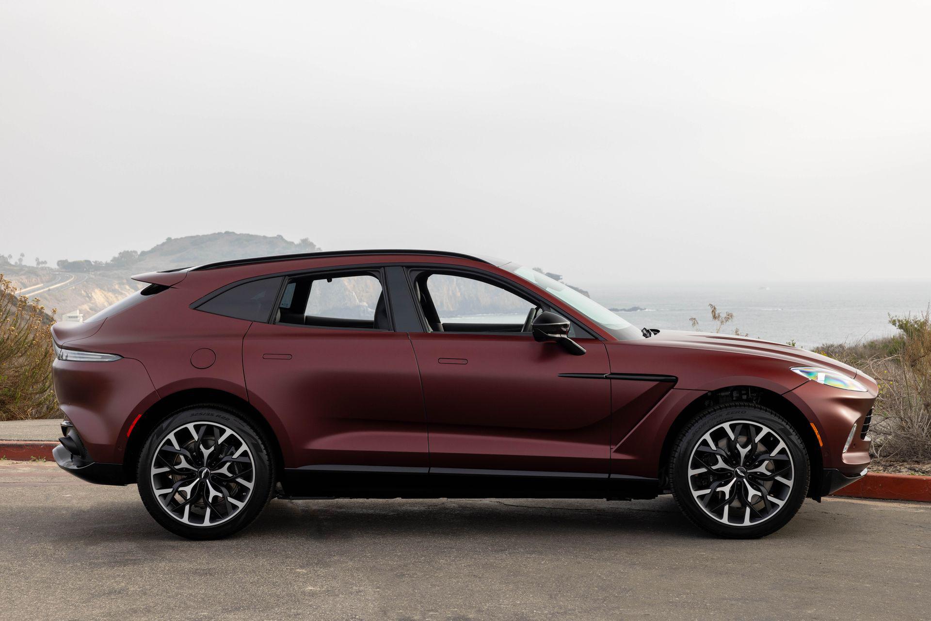 Aston Martin 2021 DBX 