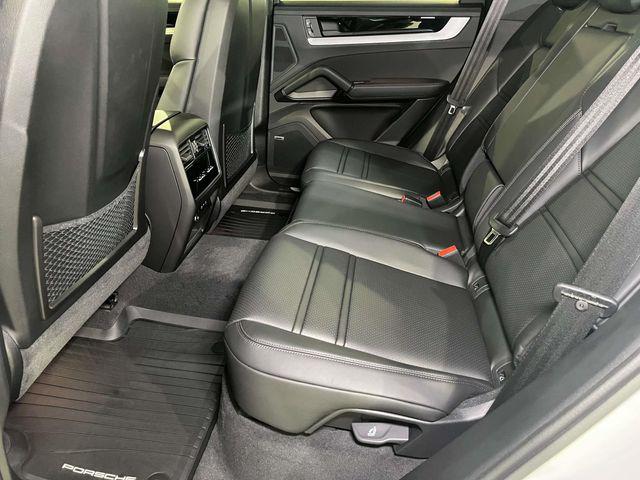 2026 Porsche Cayenne Unknown