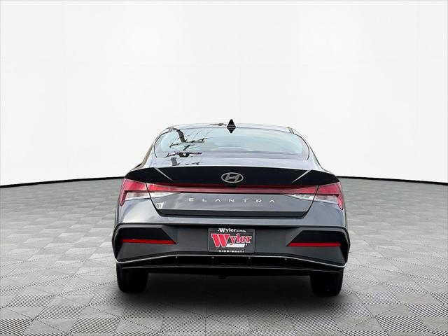 2025 Hyundai Elantra SE