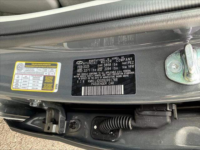 2025 Hyundai Elantra SE