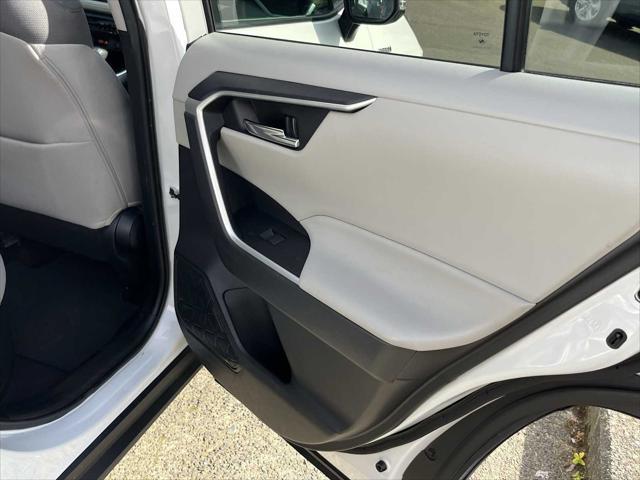 2021 Toyota RAV4 Hybrid XLE