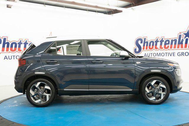 2026 Hyundai Venue SEL w/Two-Tone Roof