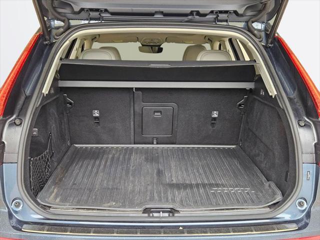 2023 Volvo XC60 B5 Ultimate Bright Theme