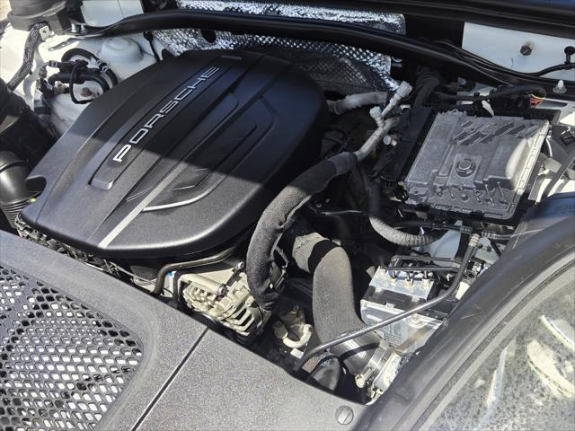 2020 Porsche Macan BASE