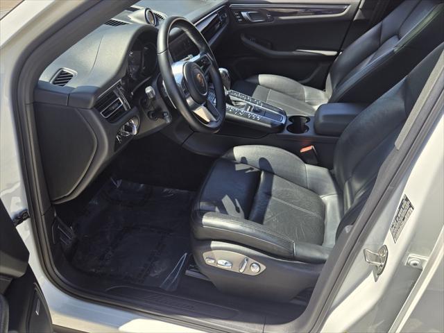 2020 Porsche Macan BASE