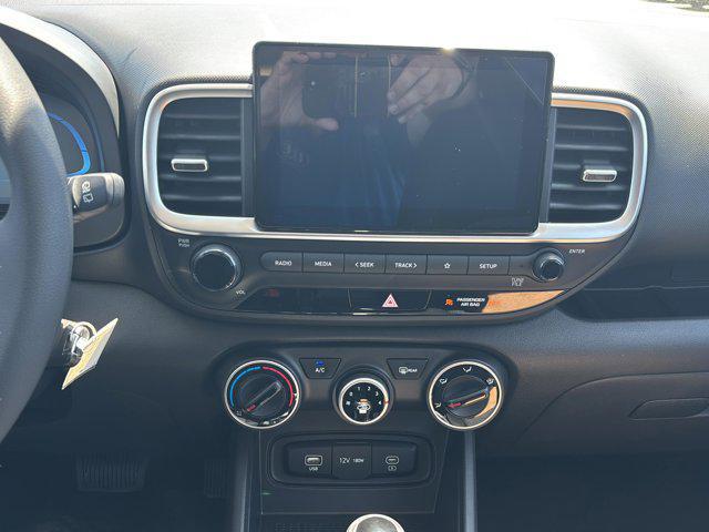 2026 Hyundai Venue SE
