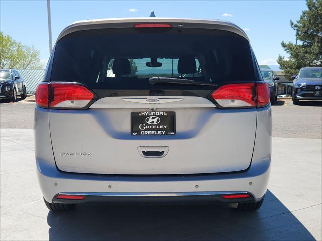 2017 Chrysler Pacifica Touring-L